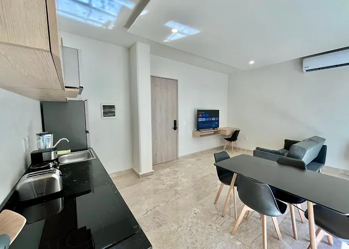 Spacious Ground Floor *